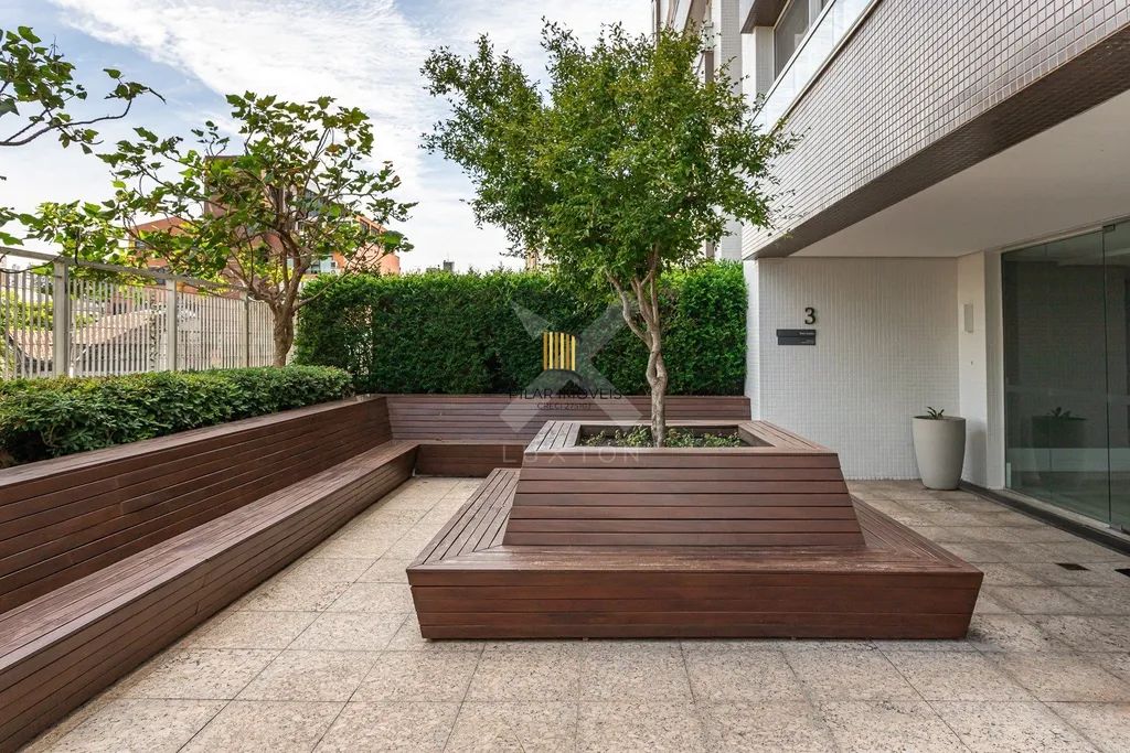 Apartamento 4 dormitórios no bairro Menino Deus