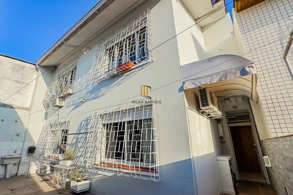 Casa 4 dormitórios no bairro Santa Maria Goretti