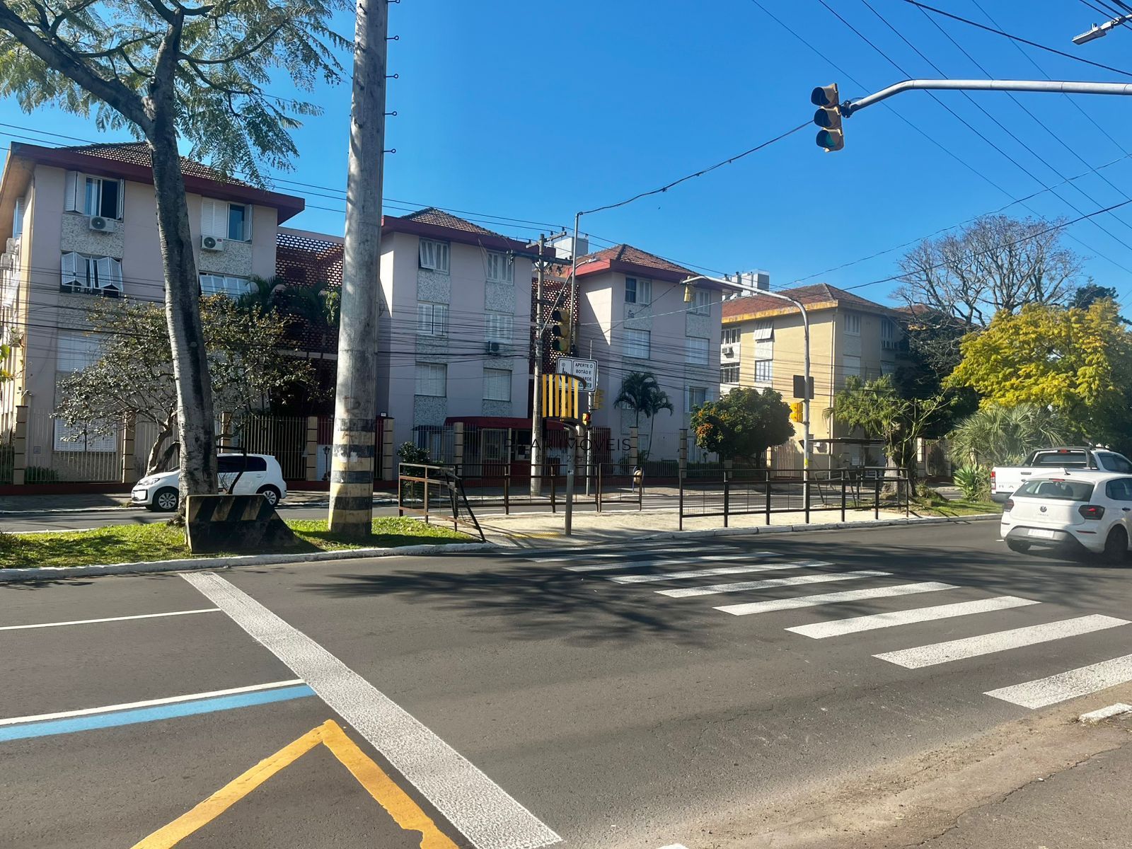 03 dorm, transformados em 02, Passo da Areia, 58 m², reformado, semi mobiliado