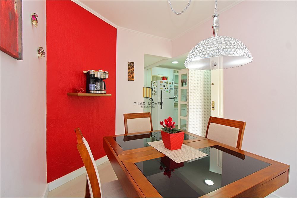 Casa 3 dormitórios no bairro Medianeira