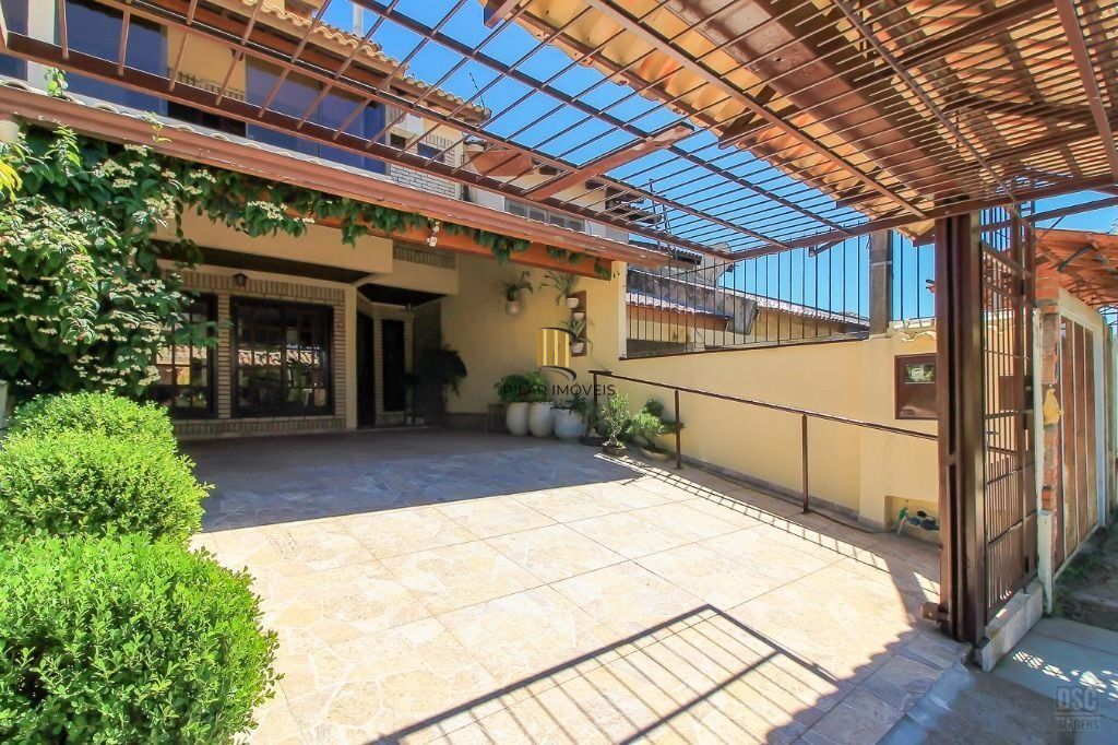 Casa 3 dormitórios no bairro Cavalhada