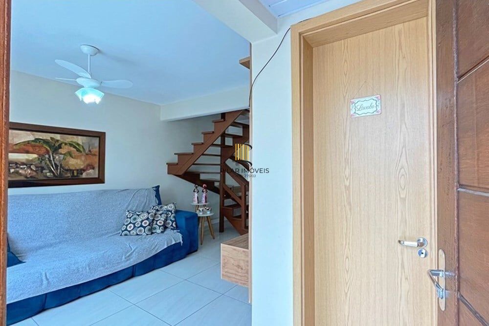 Casa 3 dormitórios no bairro Hípica
