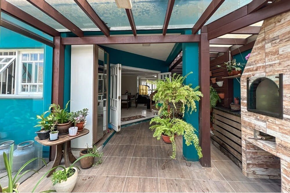 Casa 4 dormitórios no bairro São Luis