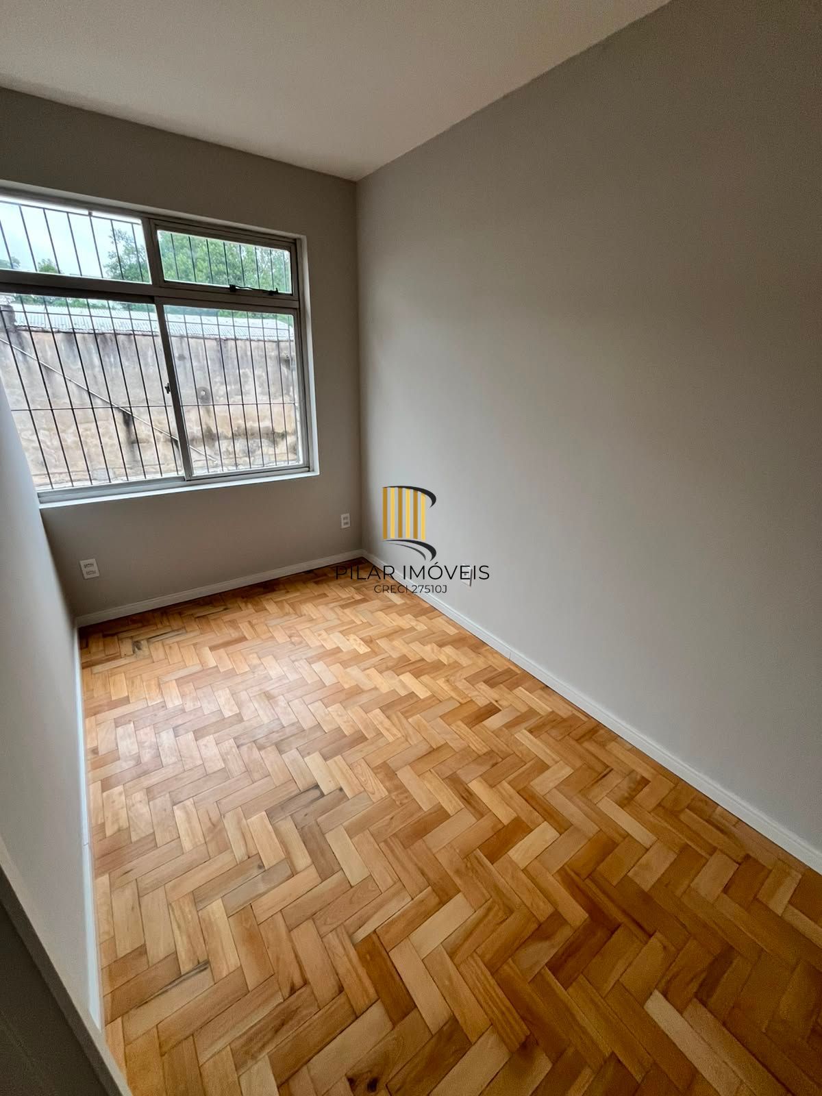 Lindo apto de 01 dorm, com 40,5 m2, no Passo da Areia, próximo ao Shopping Wallig