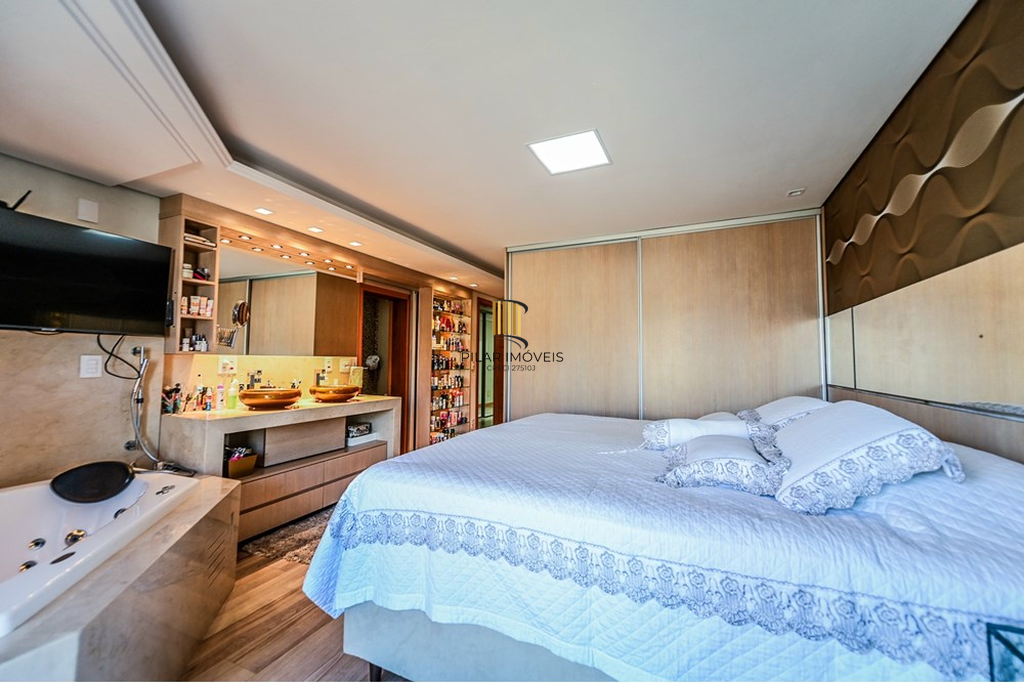 Casa 5 dormitórios no bairro Menino Deus