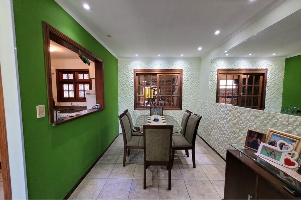 Casa 3 dormitórios no bairro Santa Isabel