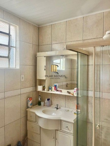 Apto de 02 dorm + dep, 02 banhos, sala, cozinha, área,  junto ao viaduto Obirici