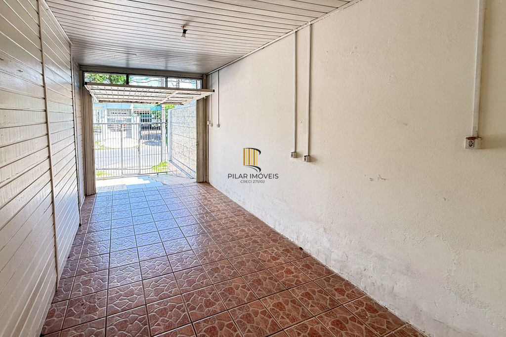 Casa 3 dormitórios no bairro Igara