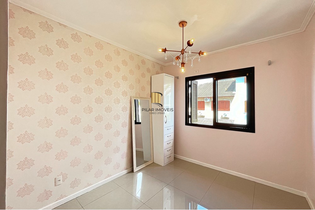 Casa 3 dormitórios no bairro Hípica