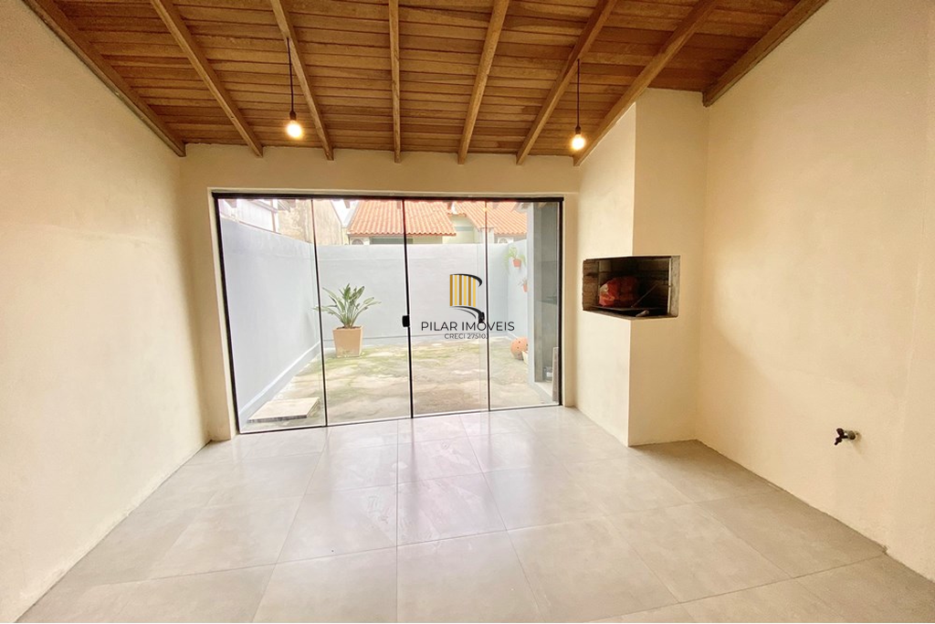 Casa 2 dormitórios no bairro Olaria