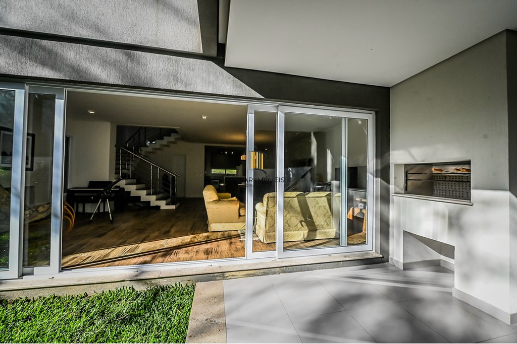 Casa de Condomínio 3 dormitórios no bairro Pedra Redonda