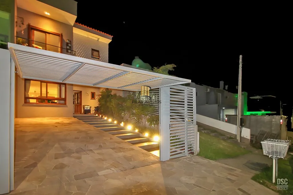 Casa 3 dormitórios no bairro Hípica