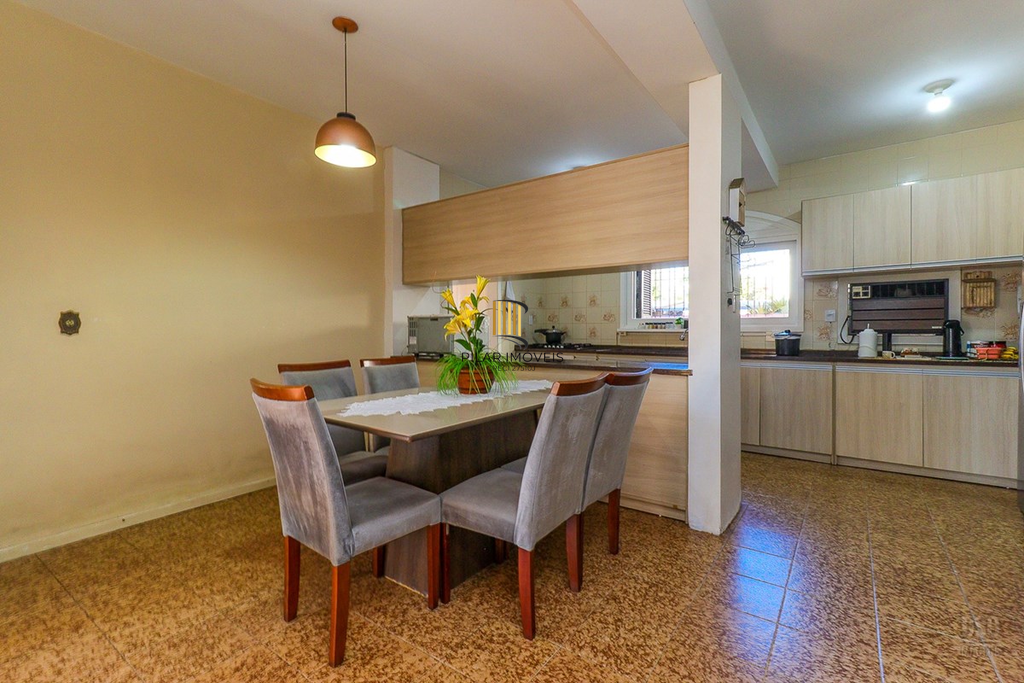 Casa 6 dormitórios no bairro Jardim Planalto