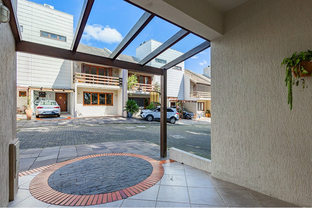 Casa de Condomínio 3 dormitórios no bairro Lomba do Pinheiro