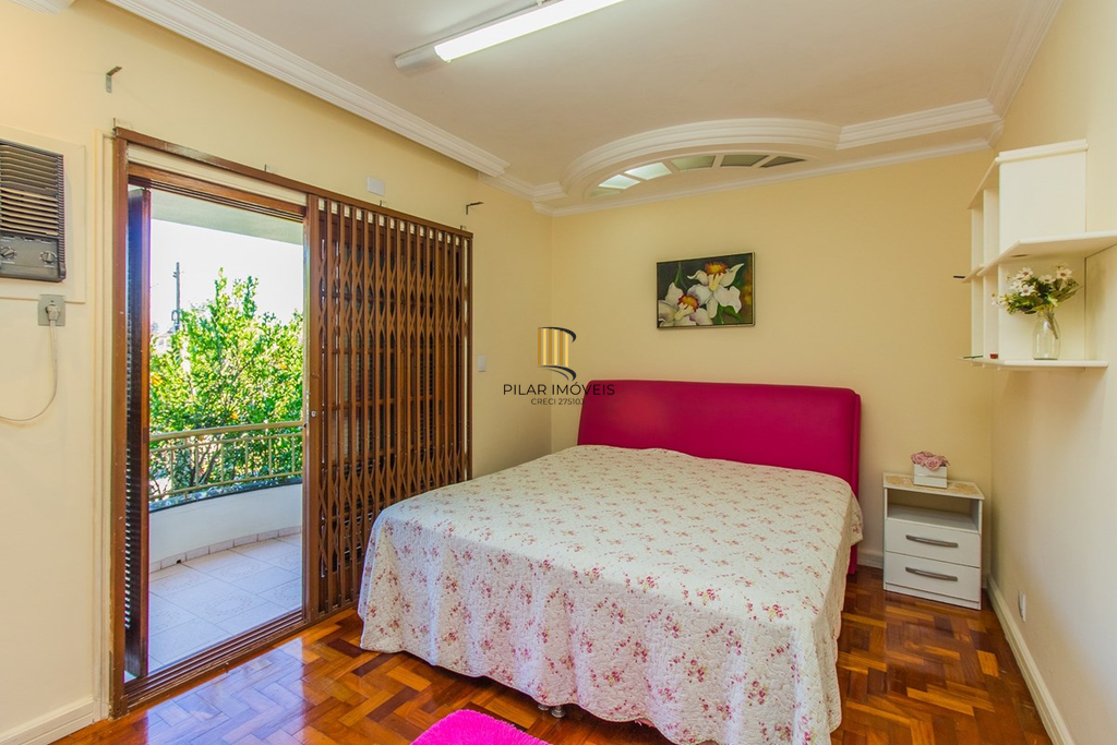 Casa 5 dormitórios no bairro Marechal Rondon