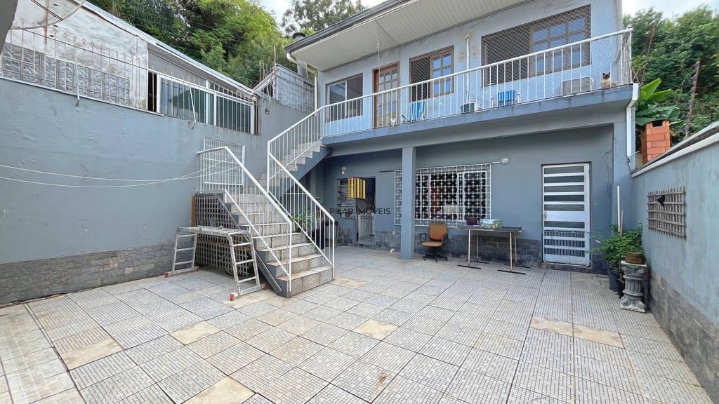 Casa 3 dormitórios no bairro Vila Nova