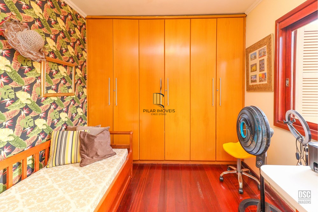 Casa 6 dormitórios no bairro Rubem Berta