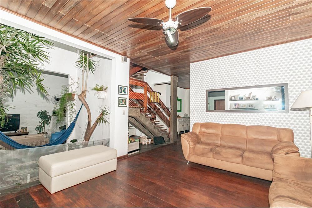 Casa 6 dormitórios no bairro Boa Vista