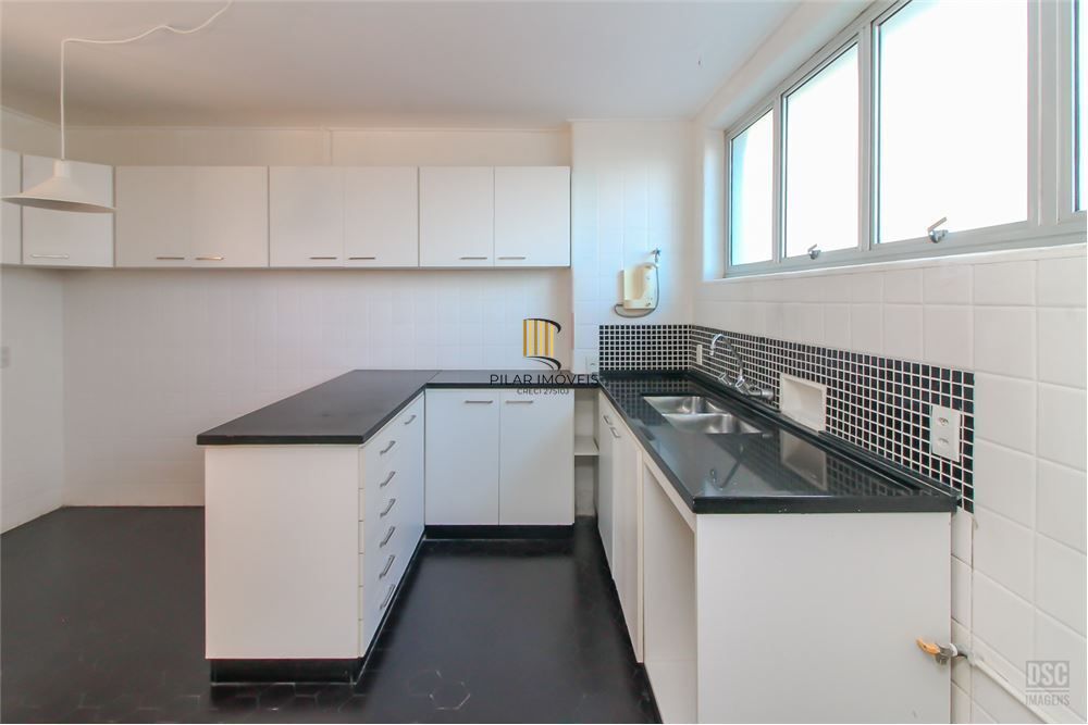 Apartamento 4 dormitórios no bairro Centro Histórico