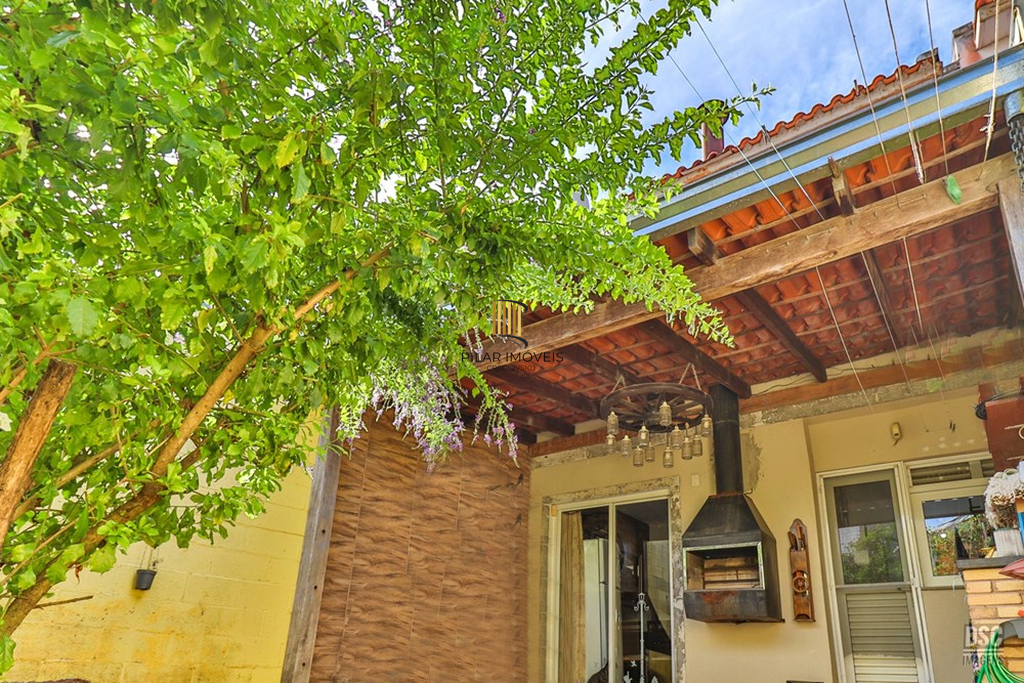 Casa de Condomínio 3 dormitórios no bairro Hípica