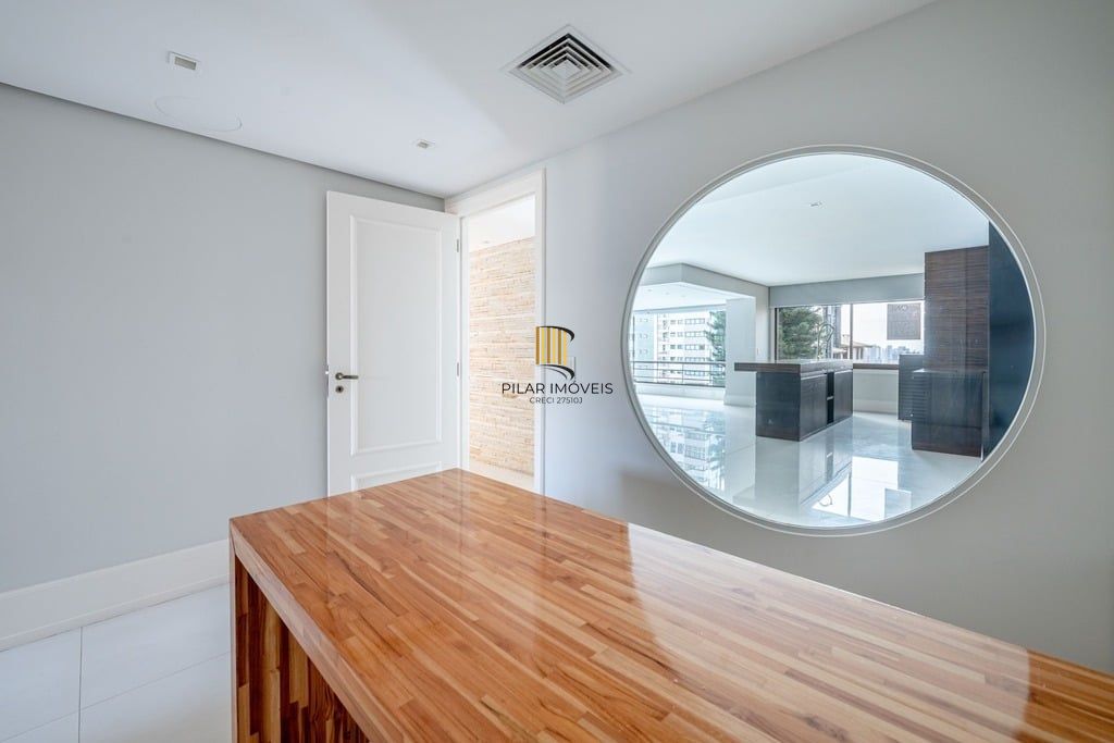 Apartamento 4 dormitórios no bairro Bela Vista