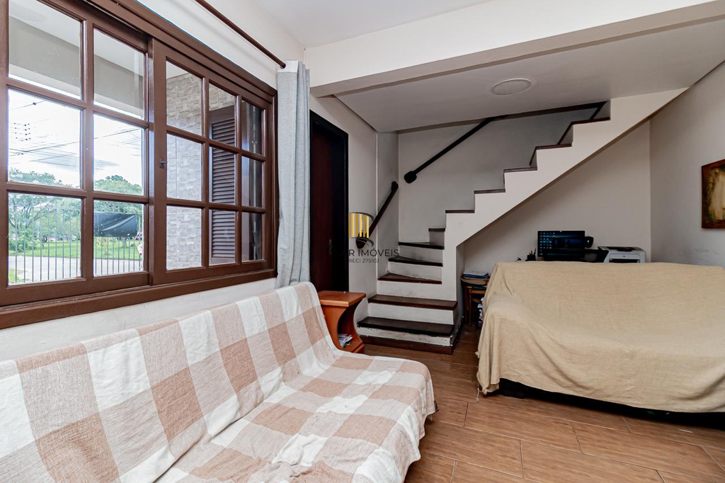 Casa 3 dormitórios no bairro Hípica