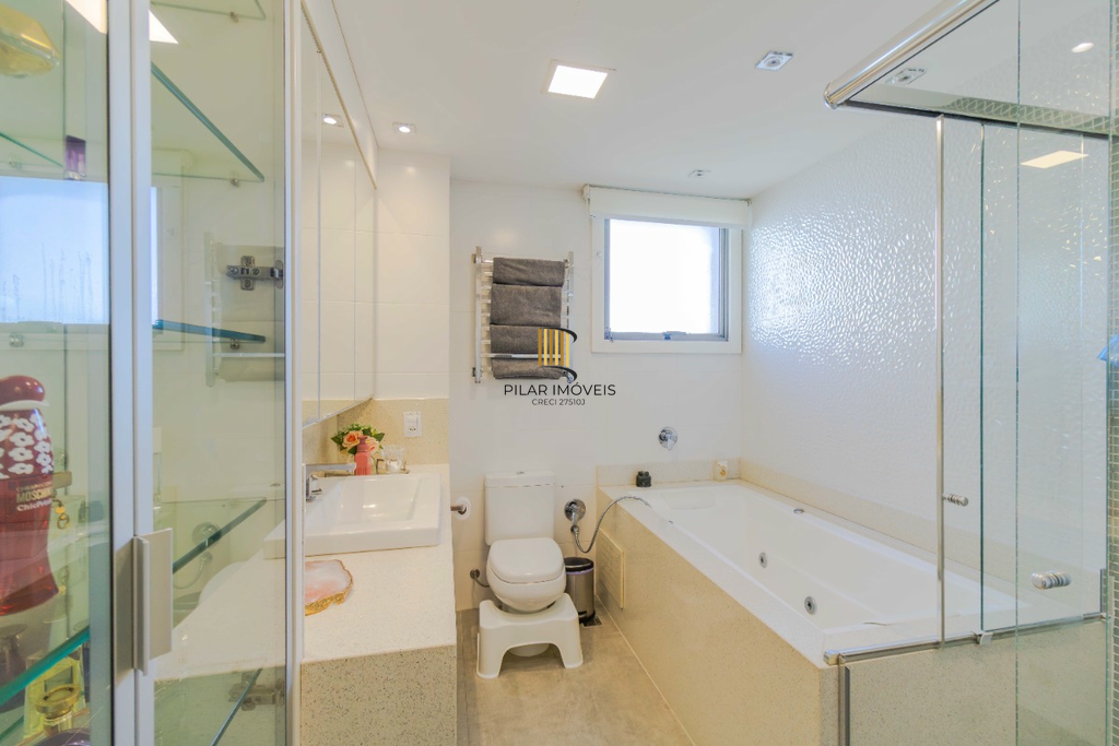 Apartamento 4 dormitórios no bairro Jardim Europa