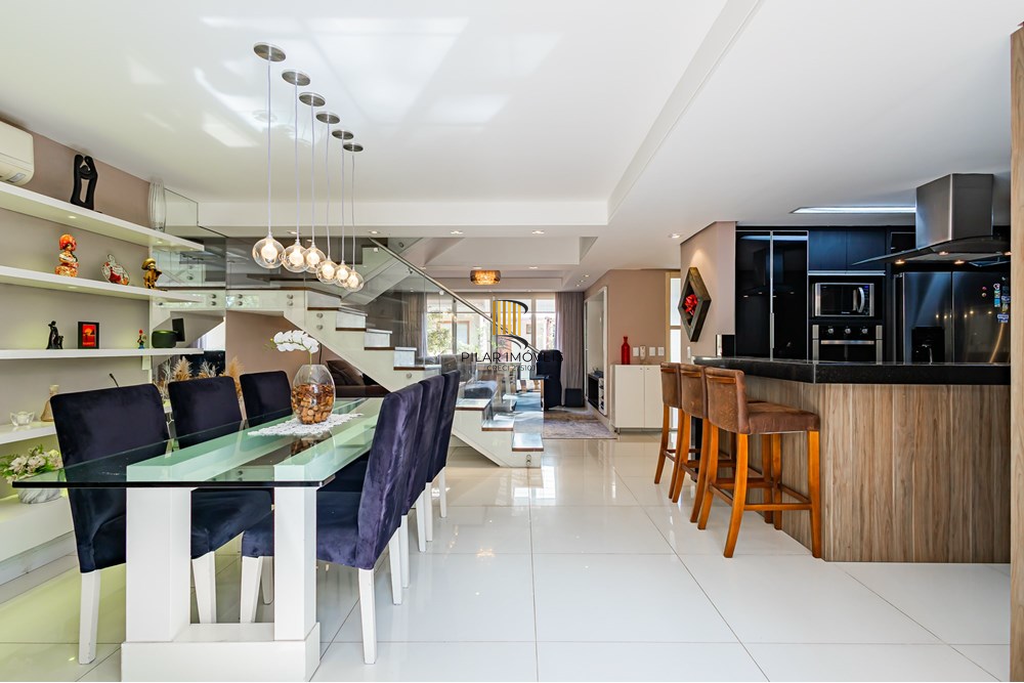 Casa de Condomínio 3 dormitórios no bairro Lomba do Pinheiro