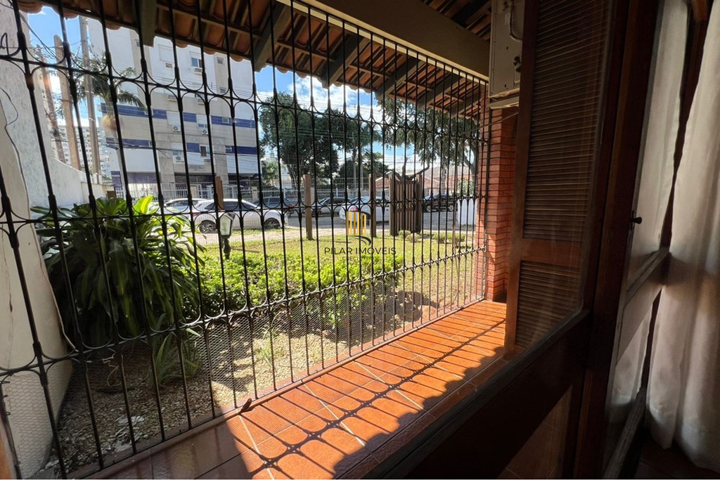 Casa 3 dormitórios no bairro Santana