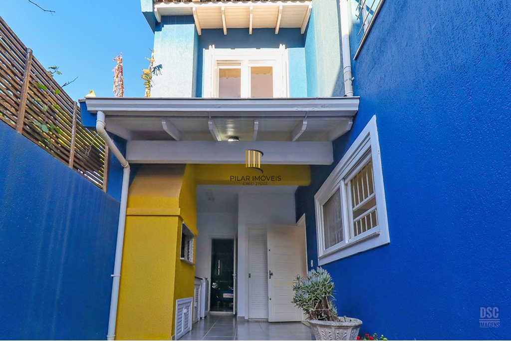 Casa de Condomínio 3 dormitórios no bairro Hípica
