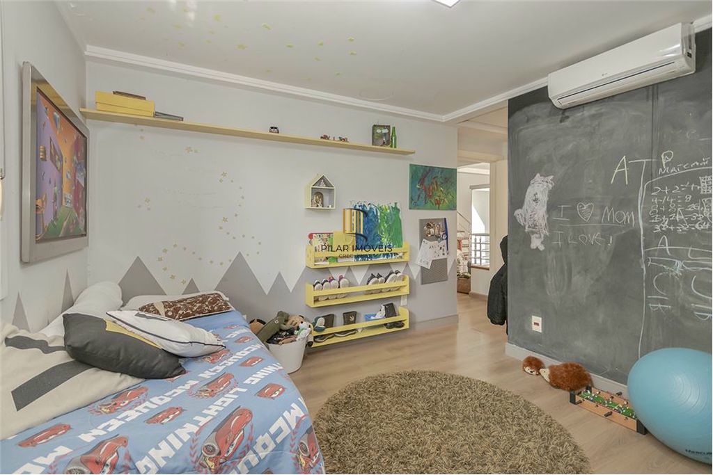 Casa 4 dormitórios no bairro Vila Assunção