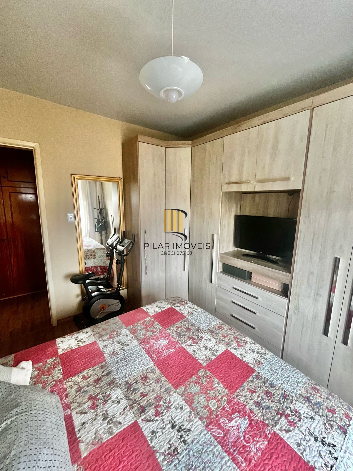 01 dormitório, junto ao Nacional Leopoldina, sala, banheiro, cozinha e área