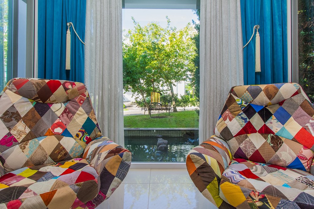 Casa 4 dormitórios no bairro Igara