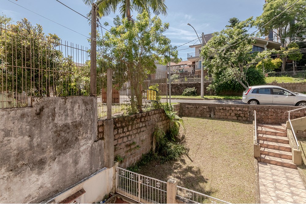 Casa 3 dormitórios no bairro Menino Deus