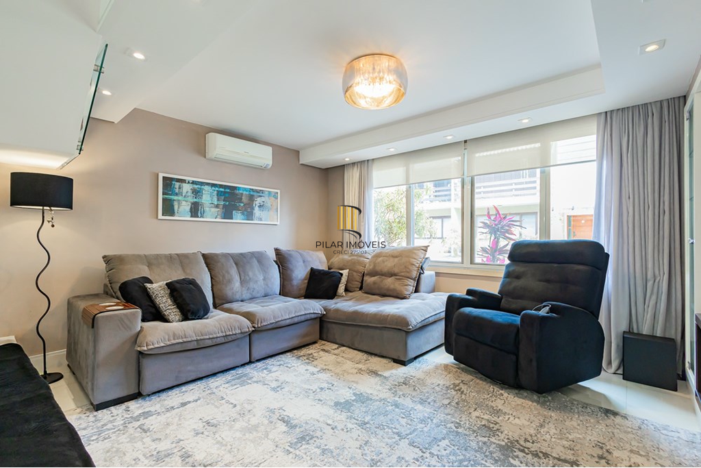 Casa de Condomínio 3 dormitórios no bairro Lomba do Pinheiro