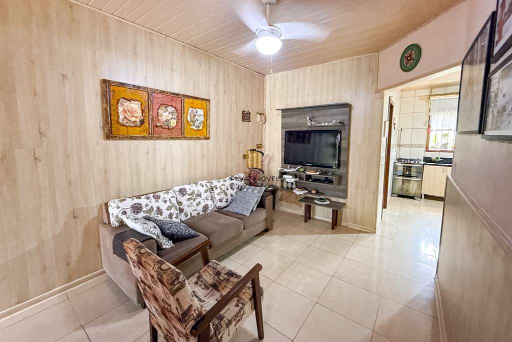 Casa 3 dormitórios no bairro Igara