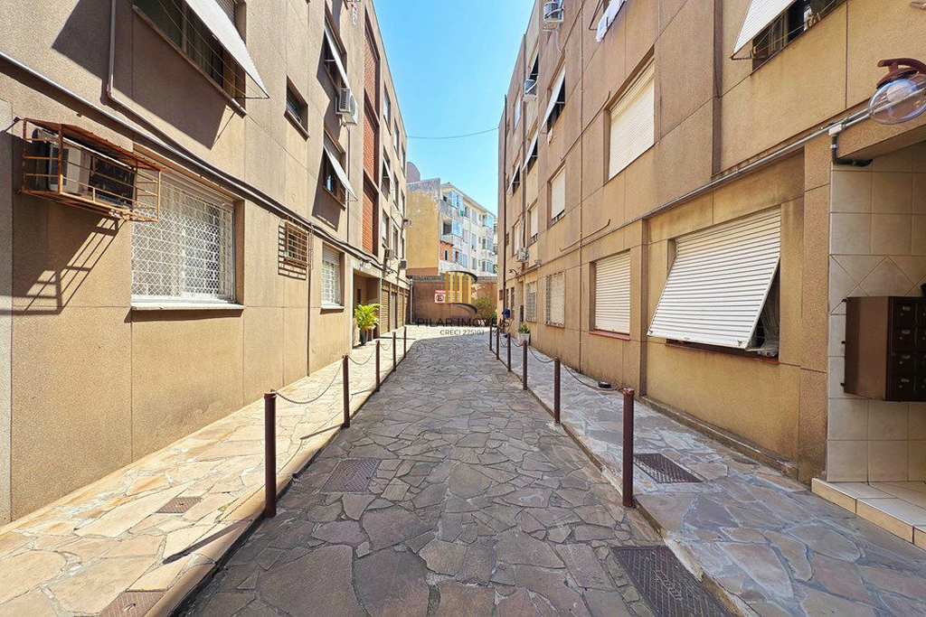 Apartamento 2 dormitórios no bairro Azenha