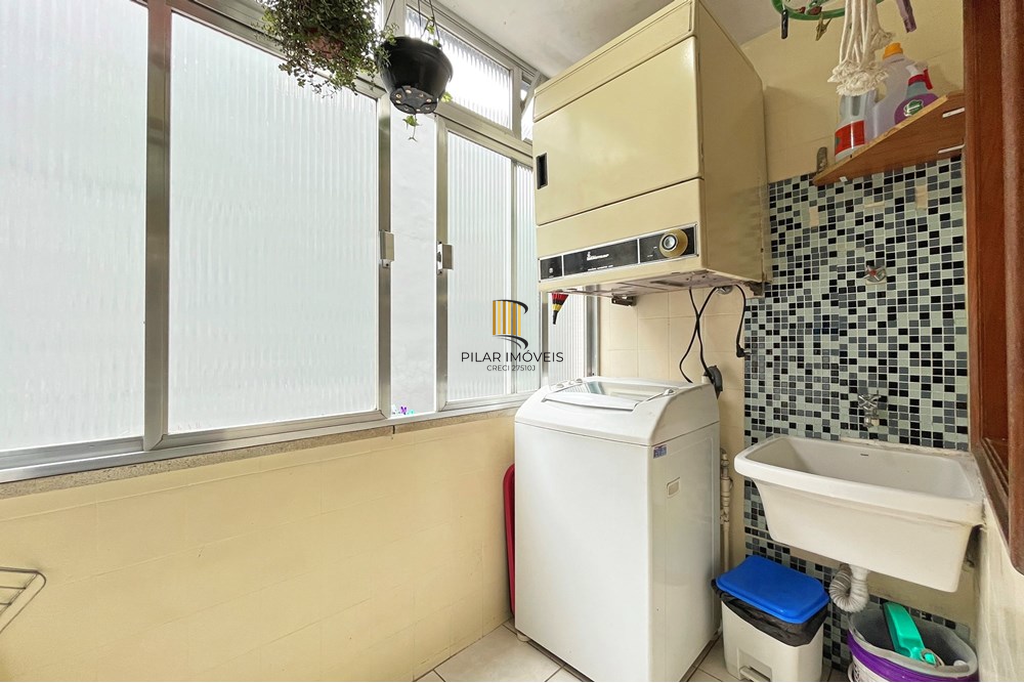 Apartamento 3 dormitórios no bairro Menino Deus