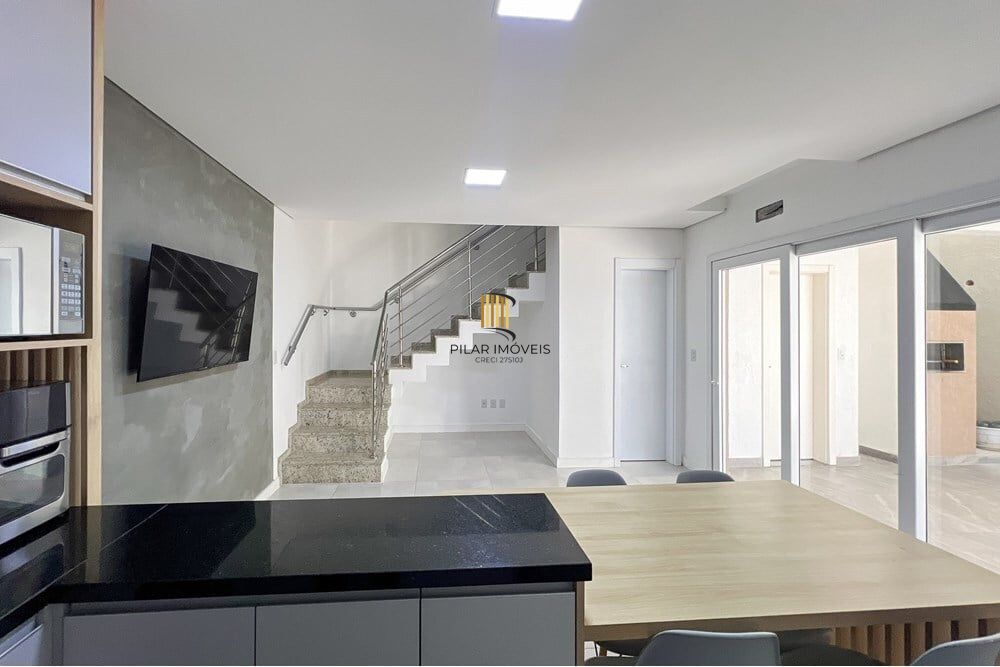 Casa de Condomínio 3 dormitórios no bairro Niterói