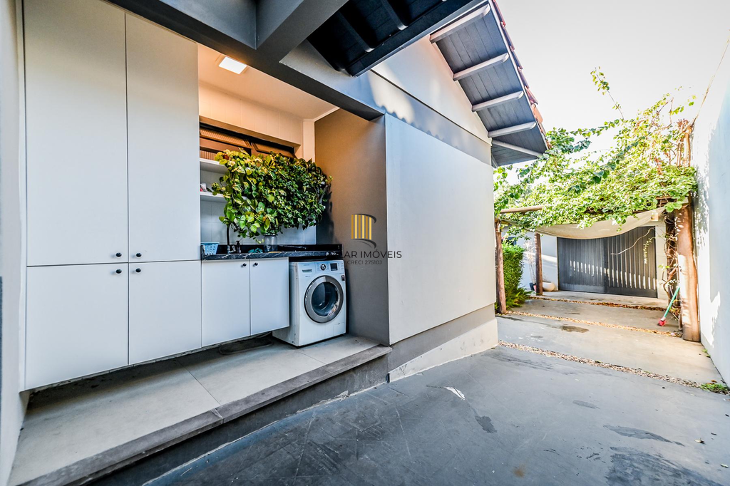 Casa 3 dormitórios no bairro Nonoai