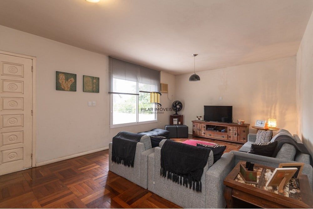 Casa 3 dormitórios no bairro Chácara das Pedras