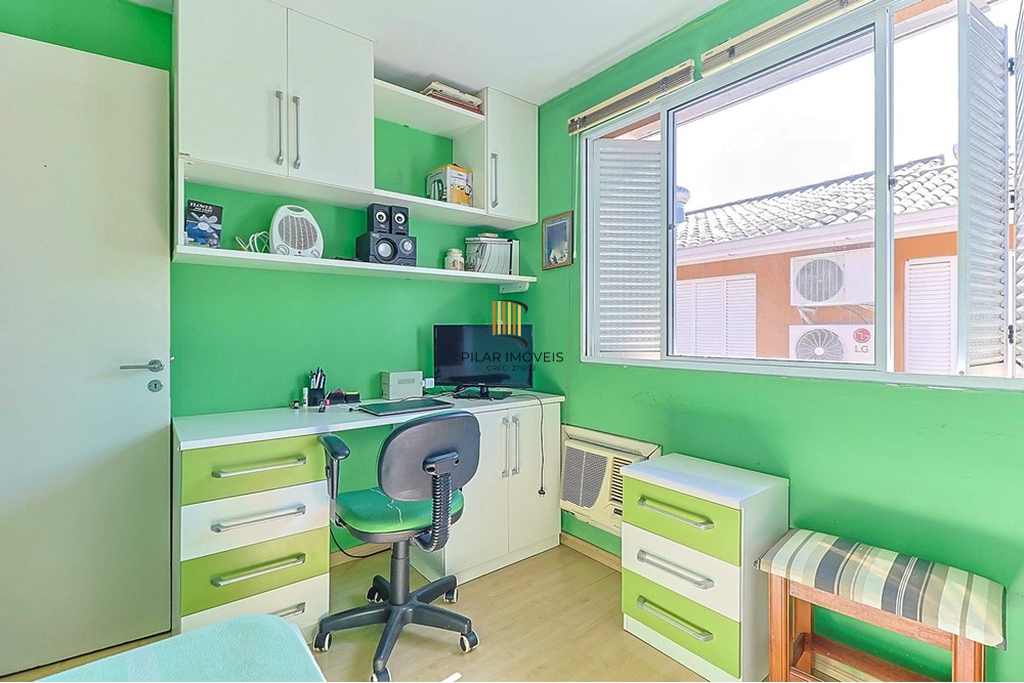 Casa de Condomínio 4 dormitórios no bairro Jardim Itu Sabará