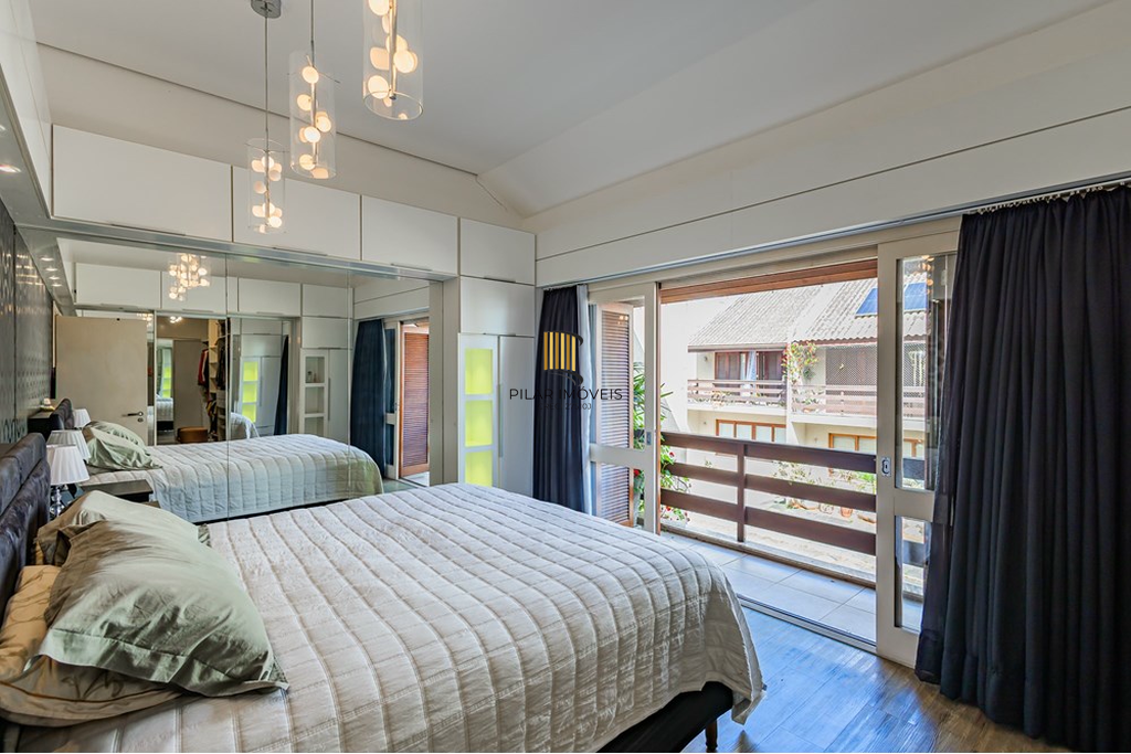 Casa de Condomínio 3 dormitórios no bairro Lomba do Pinheiro