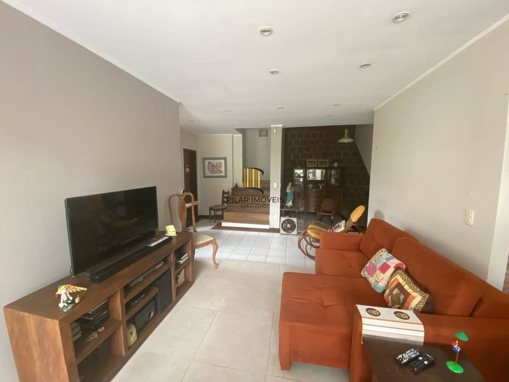 Casa 3 dormitórios no bairro Jardim do Salso