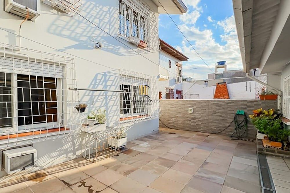 Casa 4 dormitórios no bairro Santa Maria Goretti