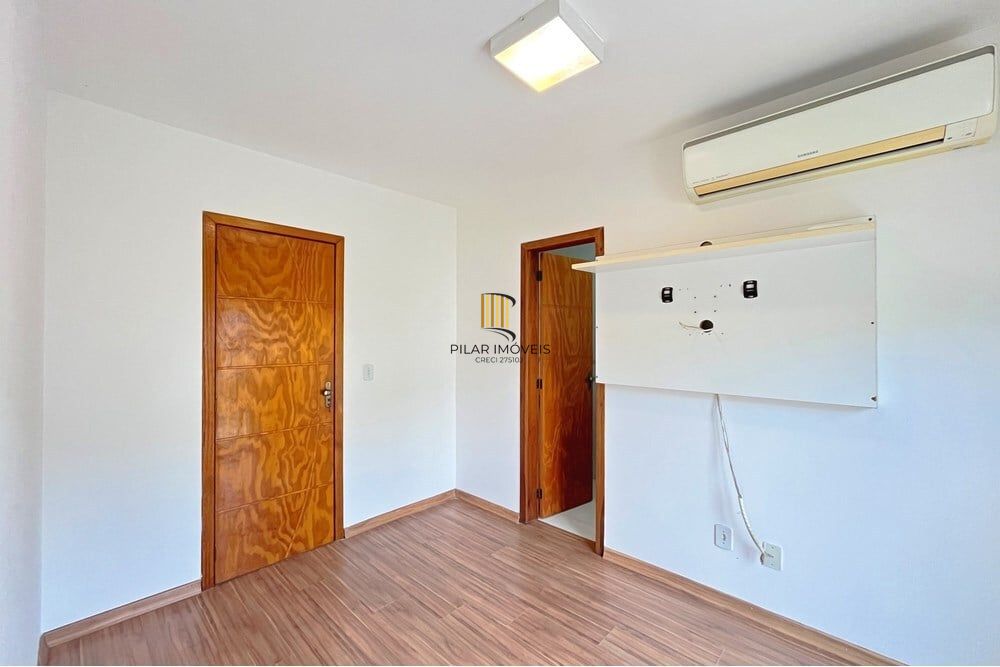 Casa 2 dormitórios no bairro Guarujá