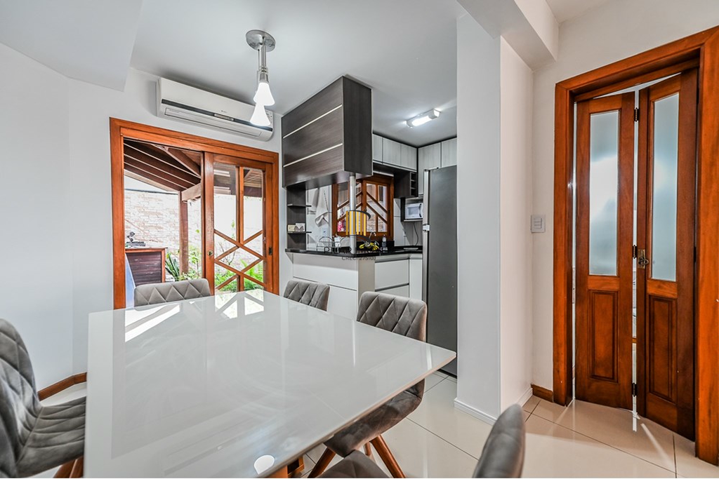 Casa de Condomínio 2 dormitórios no bairro Hípica