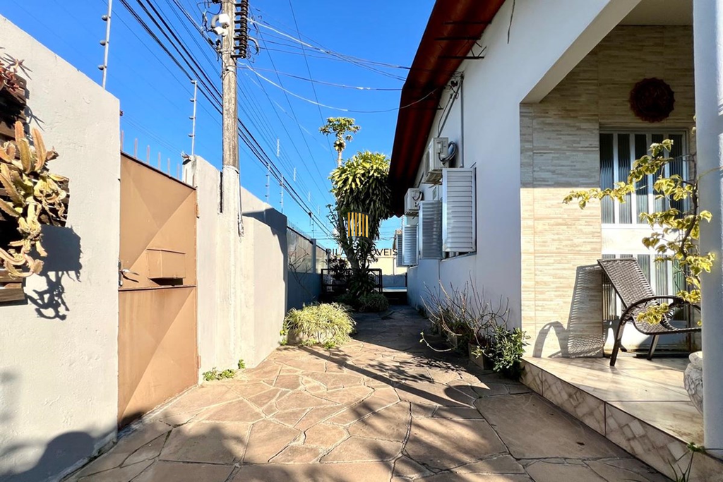 Casa 2 dormitórios no bairro Niterói