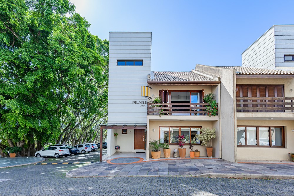 Casa de Condomínio 3 dormitórios no bairro Lomba do Pinheiro