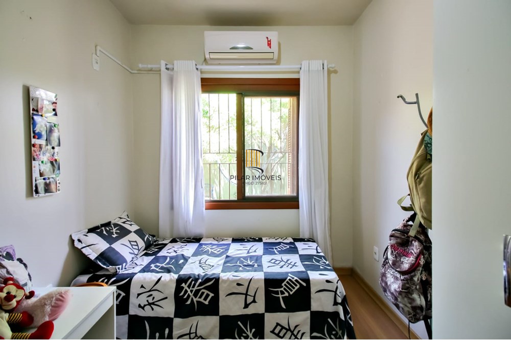 Casa 3 dormitórios no bairro Guarujá